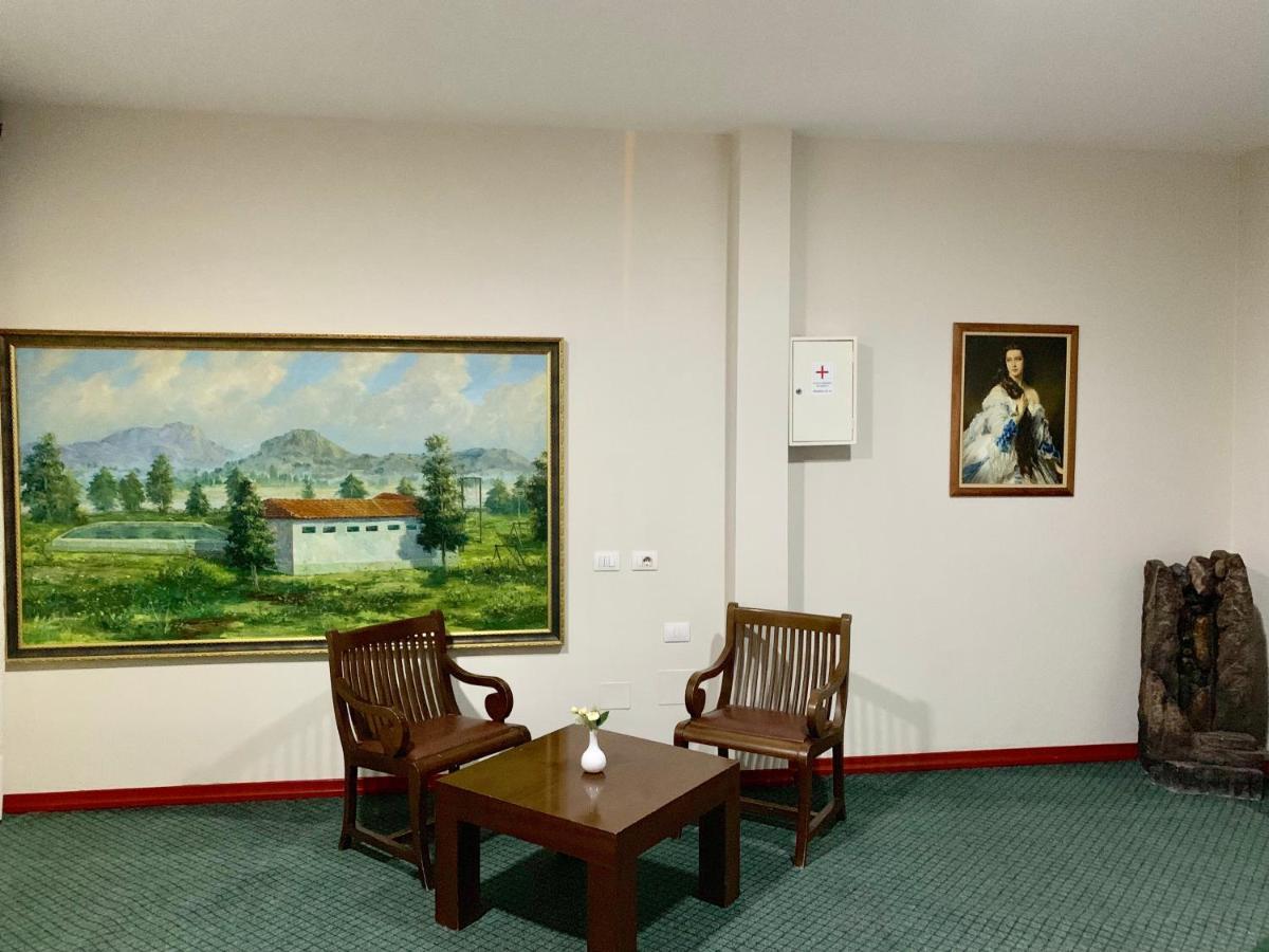 Kriva Resort 엘바산 외부 사진